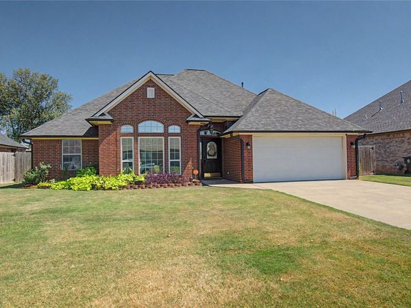 3908 Crestview Drive , Muskogee, OK 74403