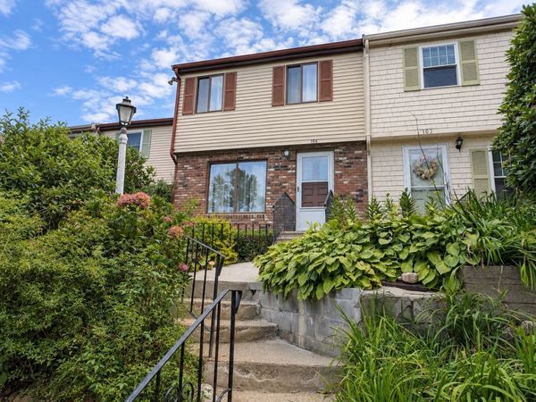 104 Village Dr, Unit 104, Bourne, MA 02532