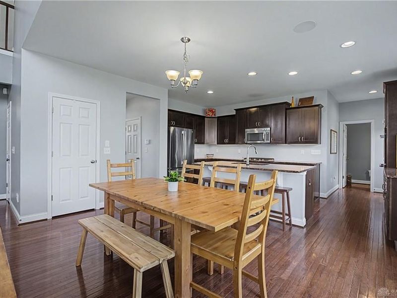 10135 Meadow Woods Lane, Centerville, OH 45458 Photo 8