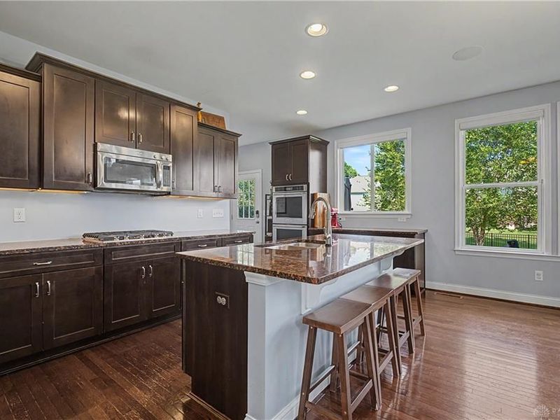 10135 Meadow Woods Lane, Centerville, OH 45458 Photo 9