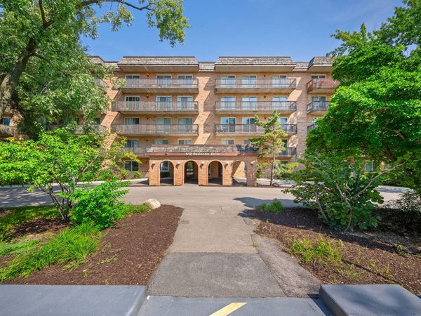 Unit 403, Downers Grove, IL 60516