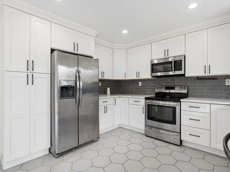270 S Kellner Road, Columbus, OH 43209 Photo 12