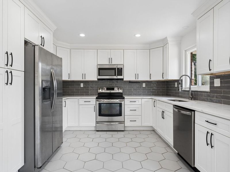 270 S Kellner Road, Columbus, OH 43209 Photo 13