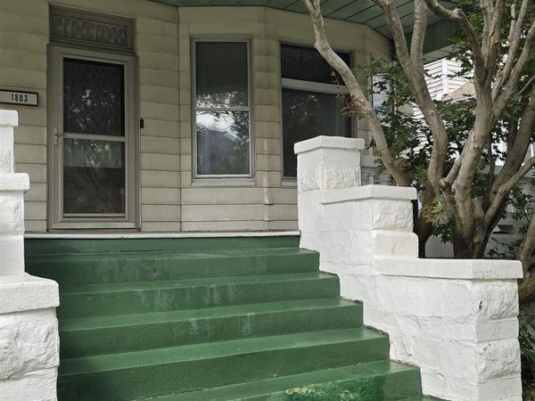 1803 W BARKER Avenue, Peoria, IL 61606