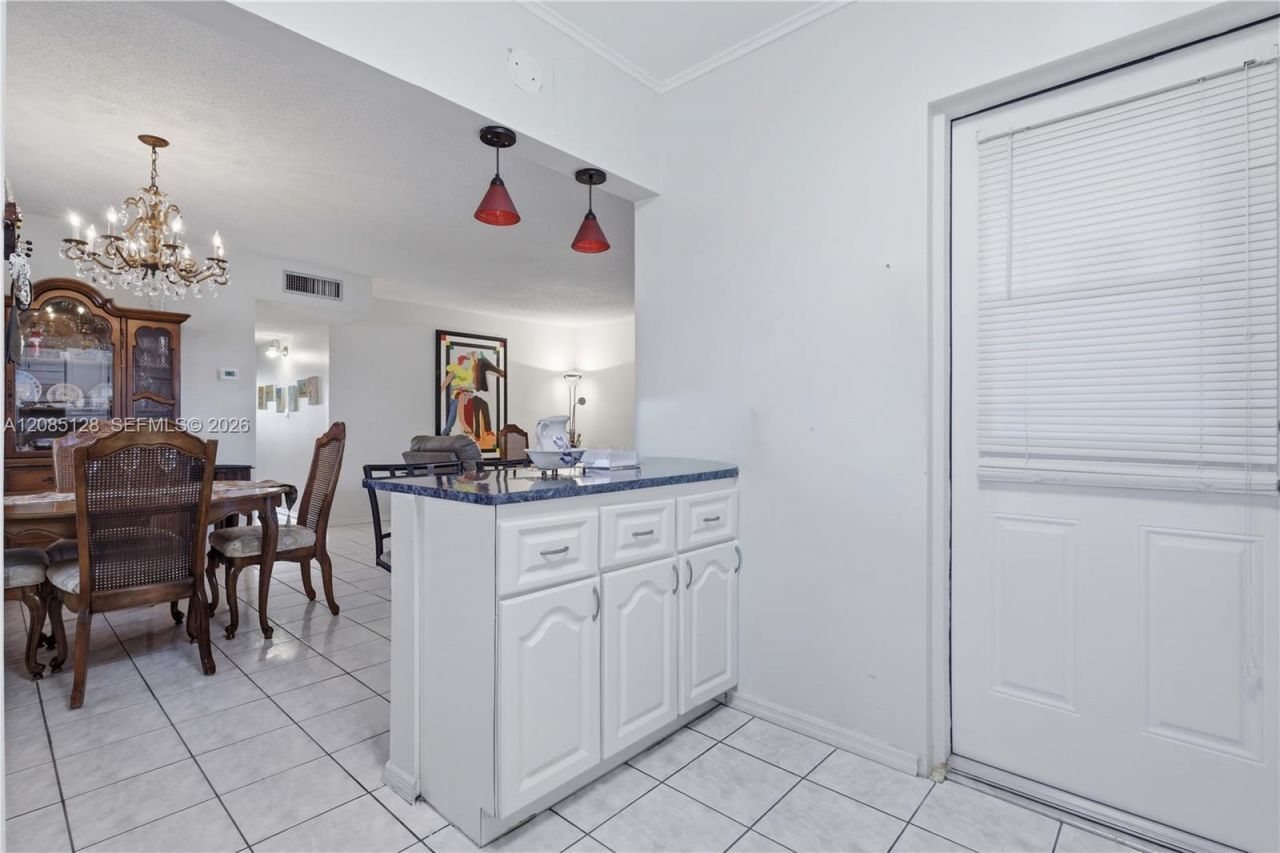 5300 Washington St, Unit W513, Hollywood, FL 33021 Photo