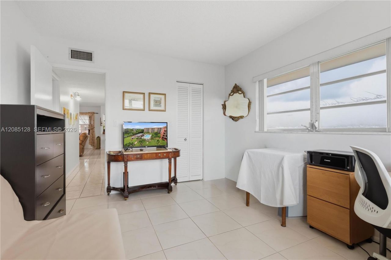 5300 Washington St, Unit W513, Hollywood, FL 33021 Photo