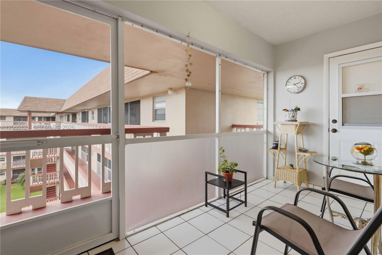 5300 Washington St, Unit W513, Hollywood, FL 33021 Photo