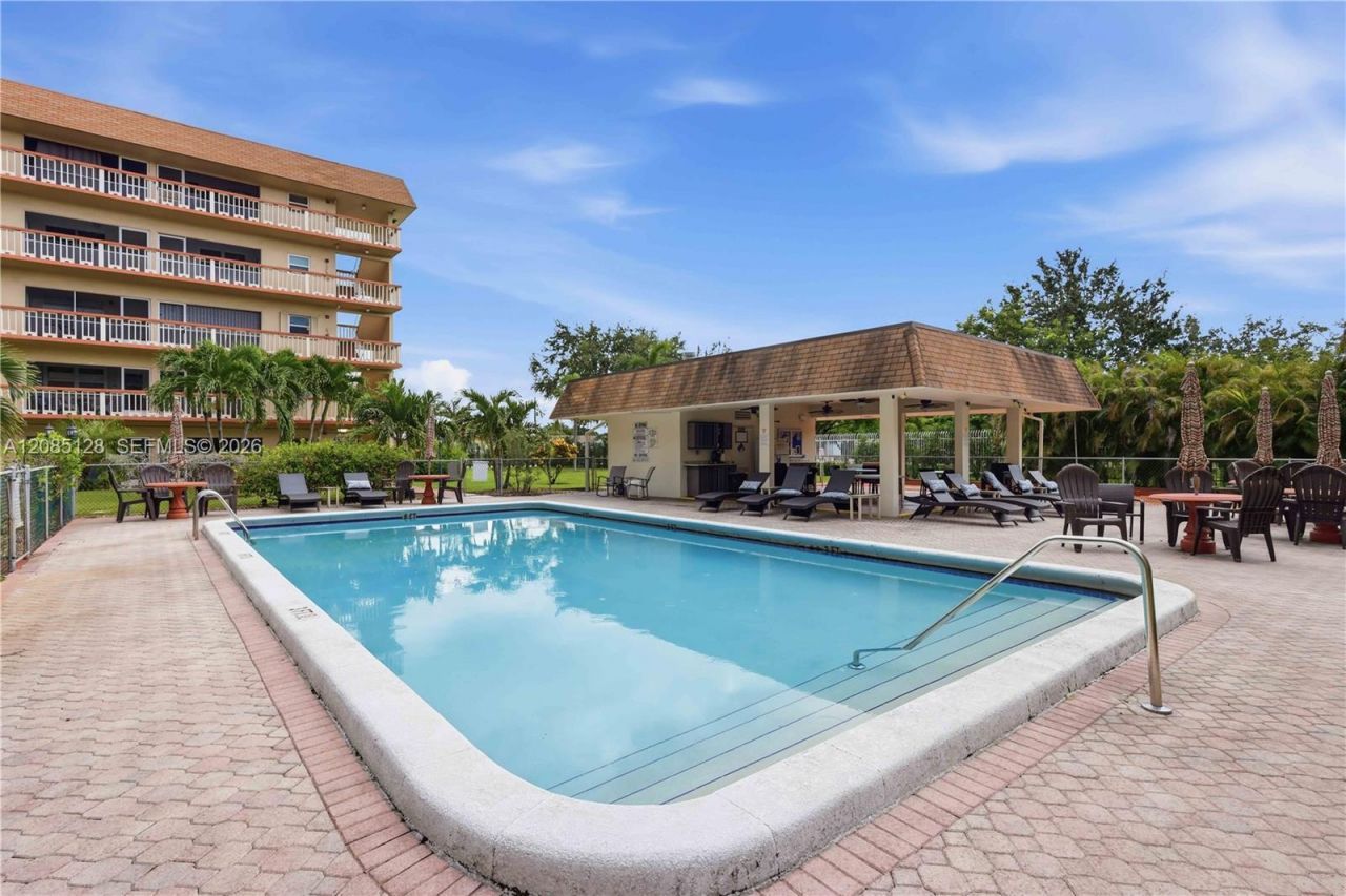 5300 Washington St, Unit W513, Hollywood, FL 33021 Photo