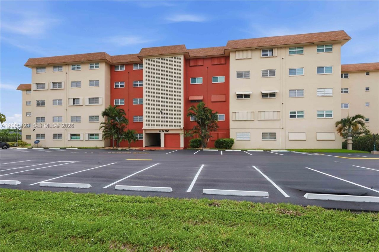 5300 Washington St, Unit W513, Hollywood, FL 33021 Photo