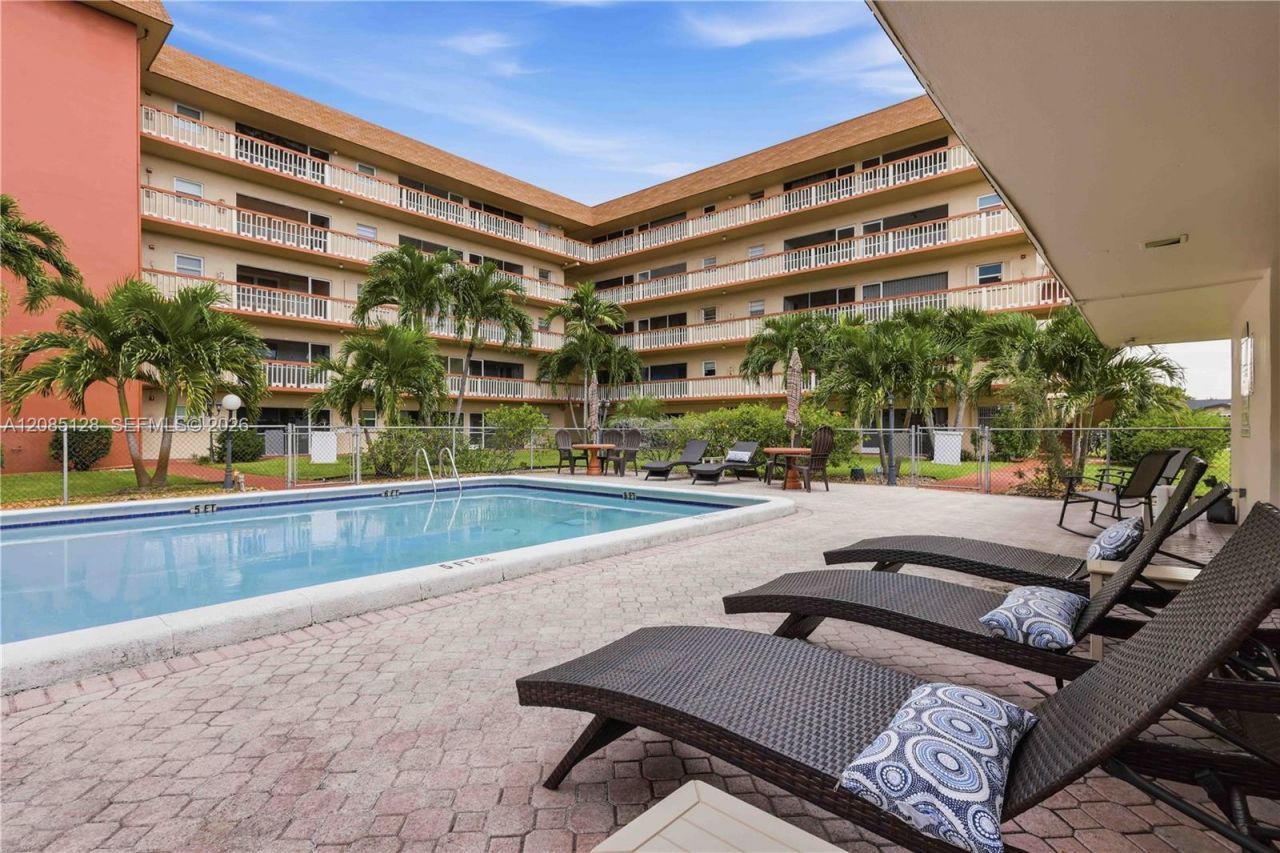 5300 Washington St, Unit W513, Hollywood, FL 33021 Photo