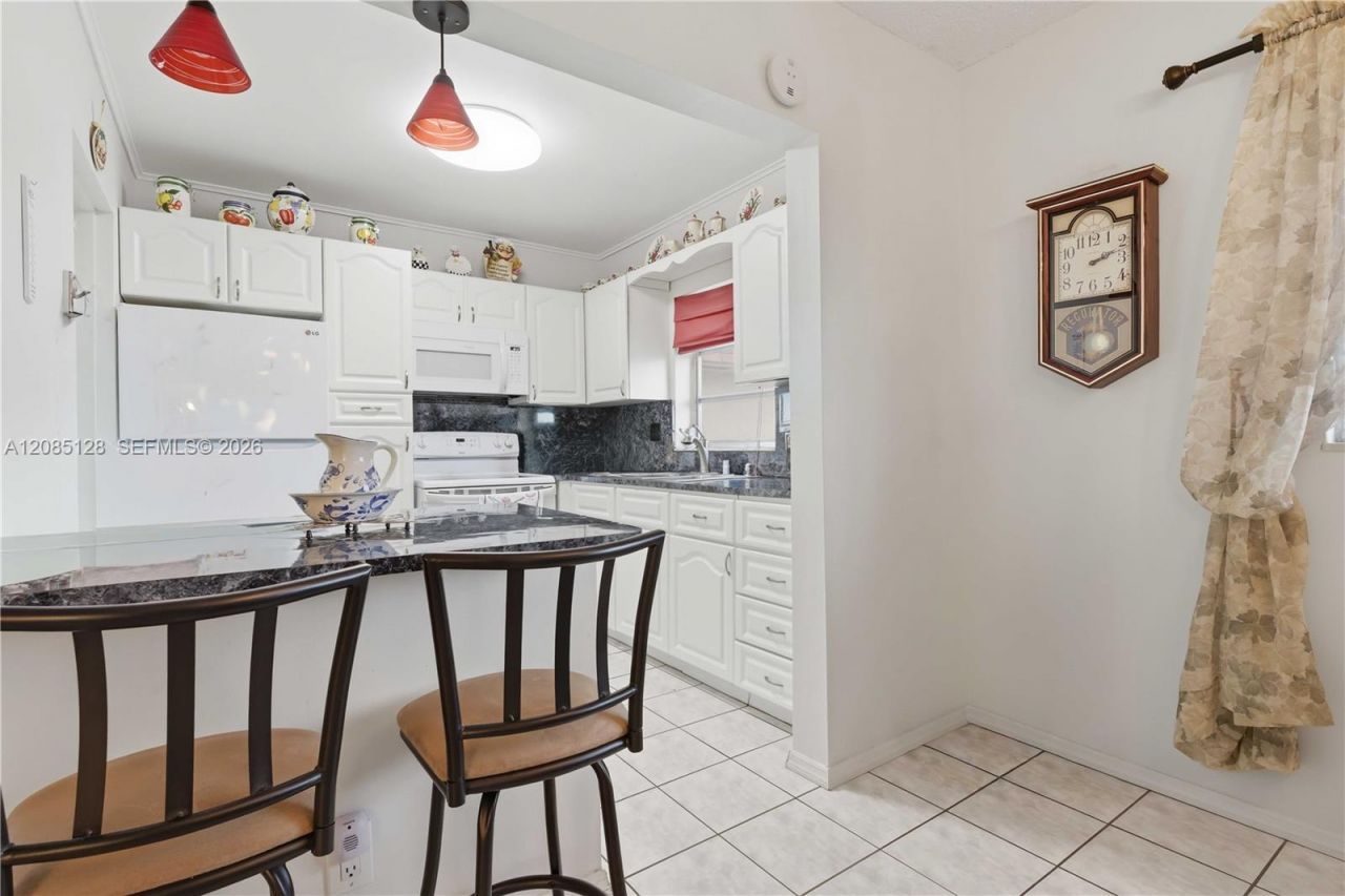 5300 Washington St, Unit W513, Hollywood, FL 33021 Photo