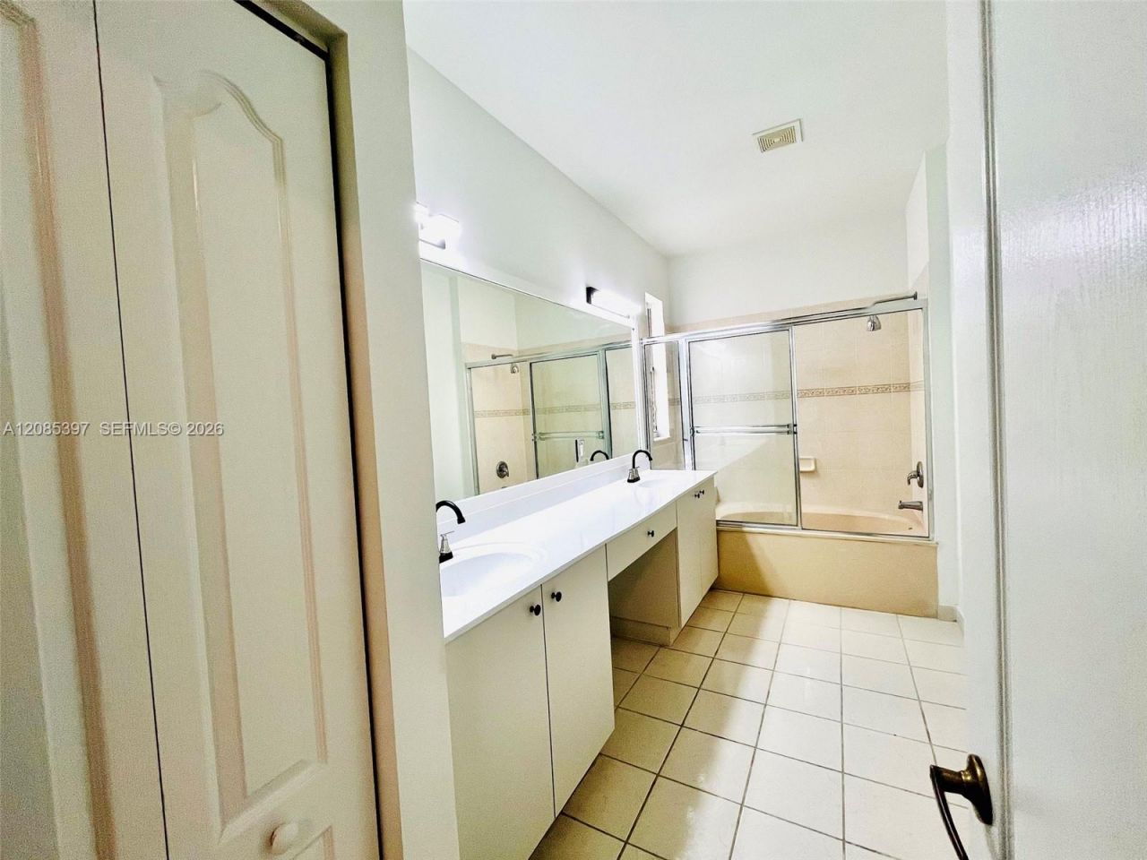 1261 NE 37th Pl , Homestead, FL 33033 Photo