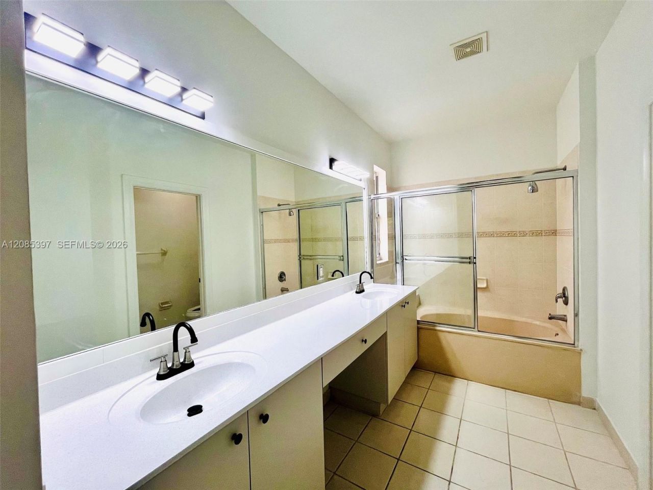 1261 NE 37th Pl , Homestead, FL 33033 Photo