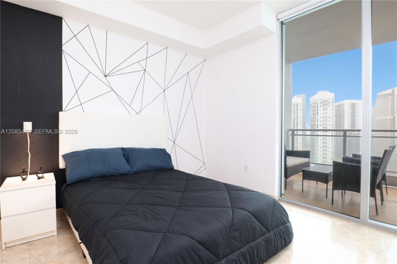 90 SW 3rd St , Unit 3002, Miami, FL 33130 Photo