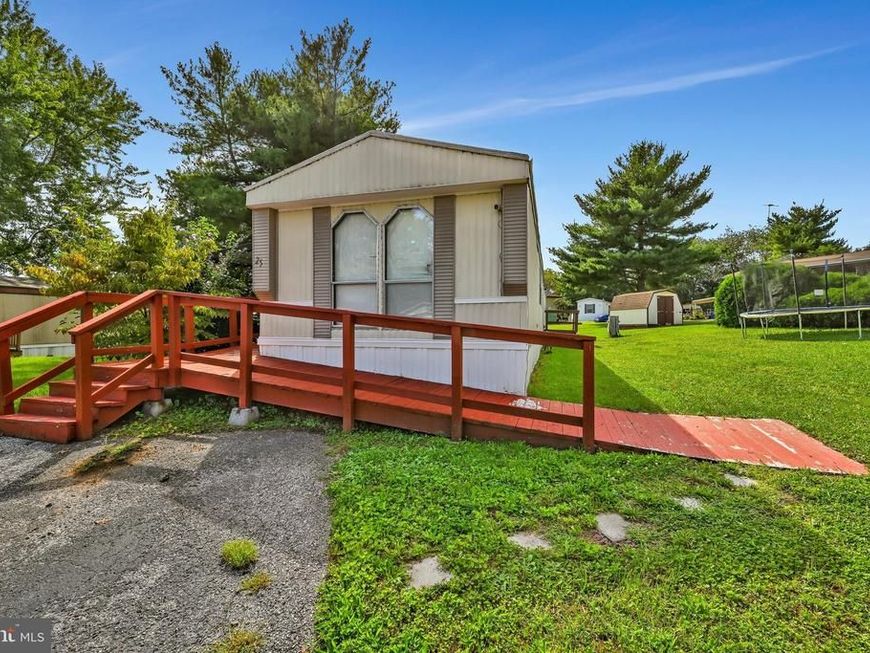 25 Willow Tree Lane, Dover, PA 17315 Main Photo