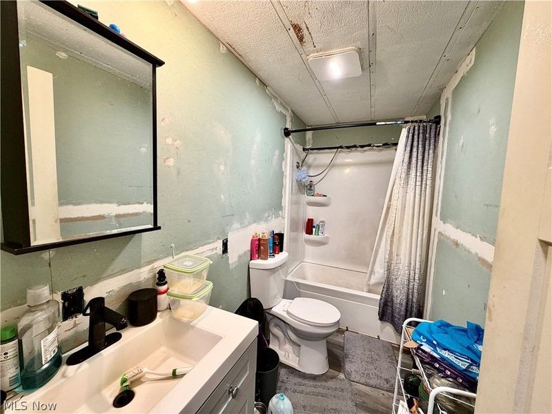 3202 Dove Drive, Warren, OH 44481 Photo 8