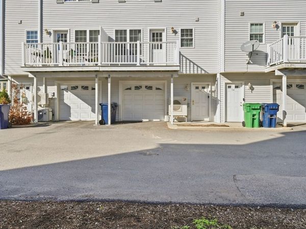 61 Pine St, Unit 13, Attleboro, MA 02703