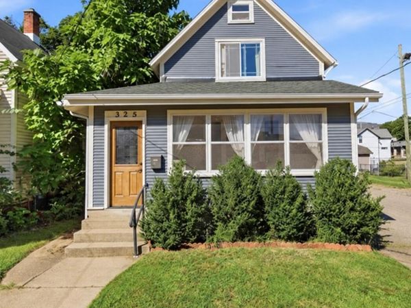 325 Grand Avenue NE, Grand Rapids, MI 49503