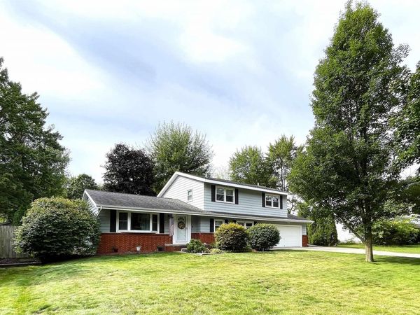 3000 Canterbury, Midland, MI 48642