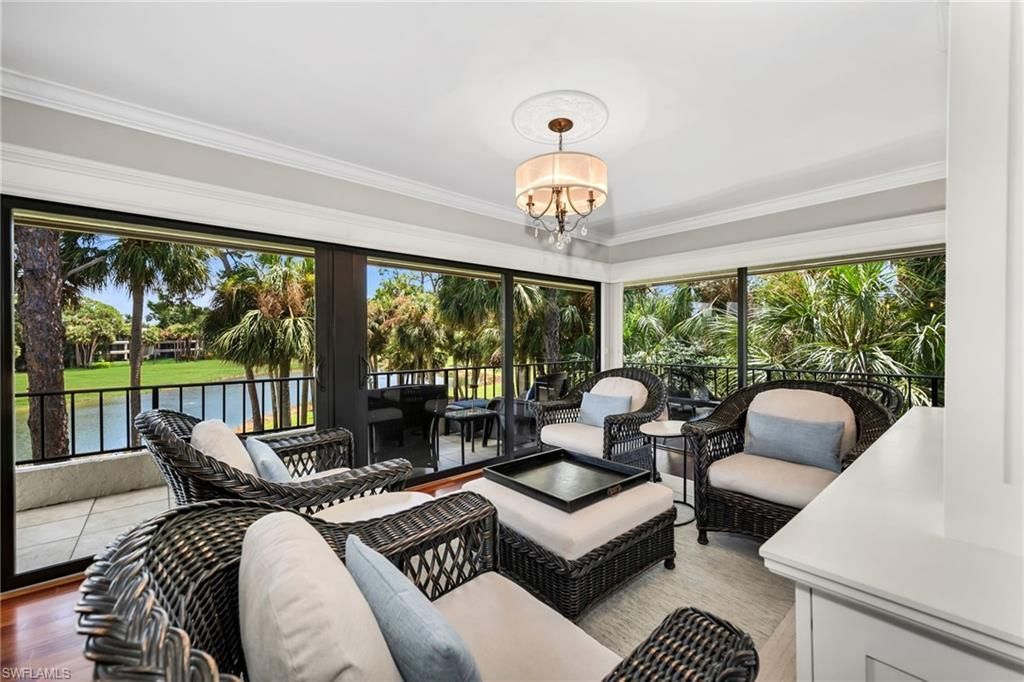 105 Clubhouse Ln , Unit 389, Naples, FL 34105 Photo