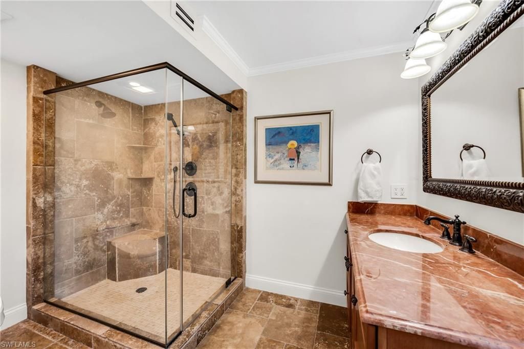 105 Clubhouse Ln , Unit 389, Naples, FL 34105 Photo