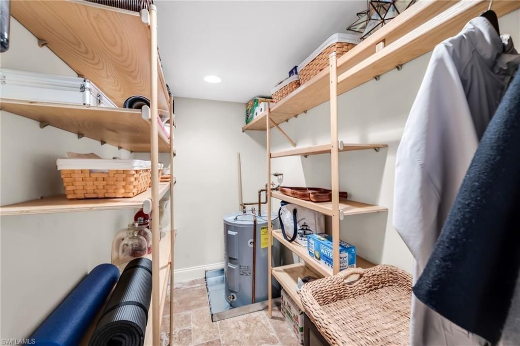 105 Clubhouse Ln , Unit 389, Naples, FL 34105 Photo