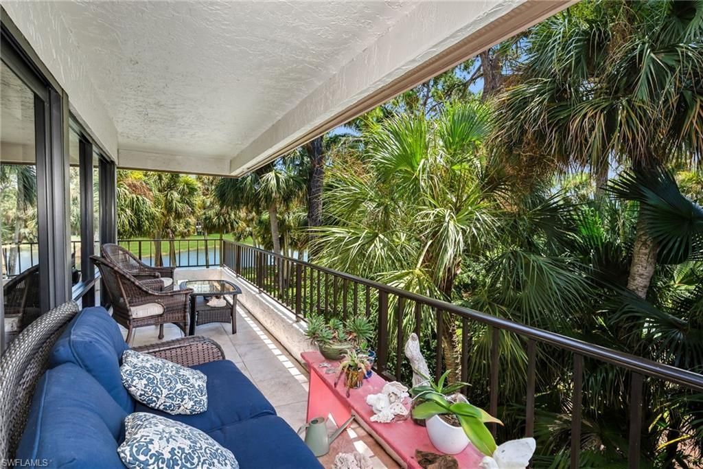 105 Clubhouse Ln , Unit 389, Naples, FL 34105 Photo