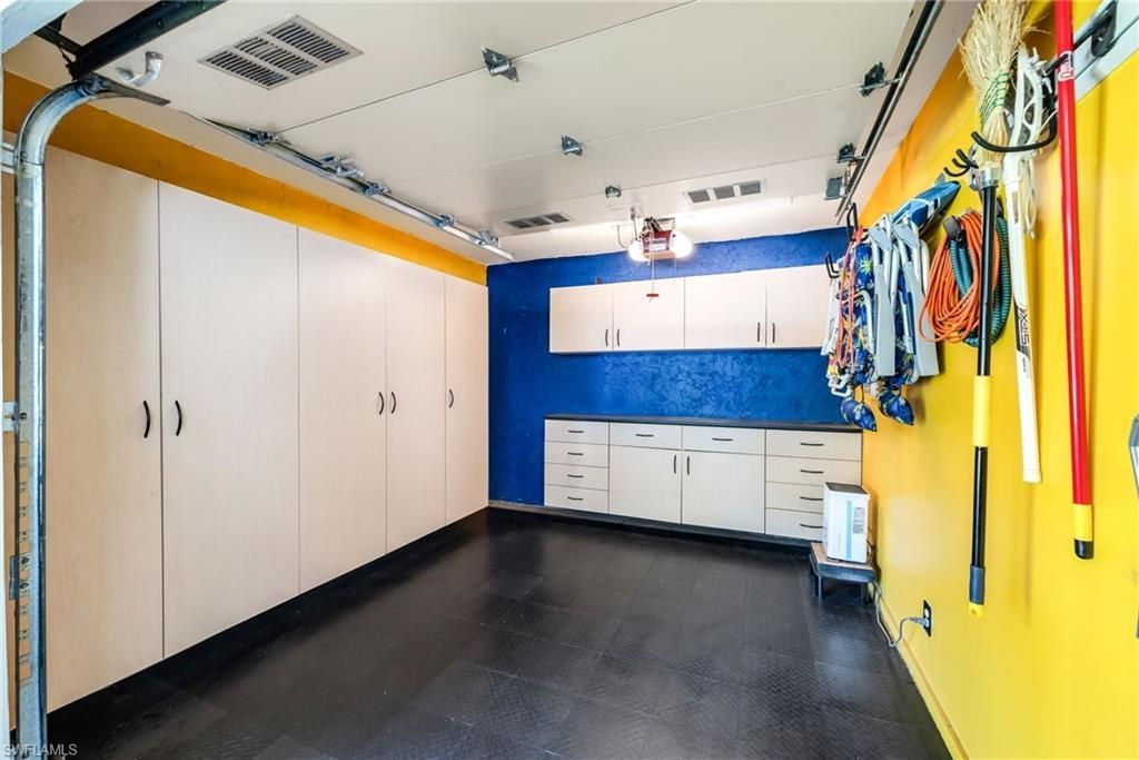 105 Clubhouse Ln , Unit 389, Naples, FL 34105 Photo