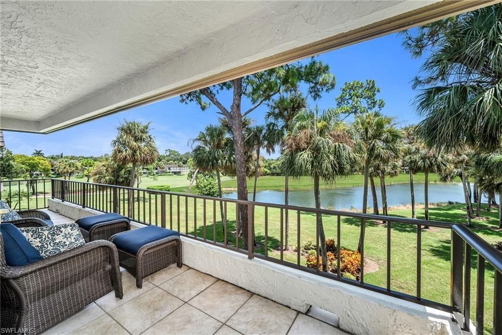 105 Clubhouse Ln , Unit 389, Naples, FL 34105 Photo