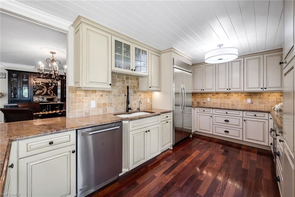 105 Clubhouse Ln , Unit 389, Naples, FL 34105 Photo
