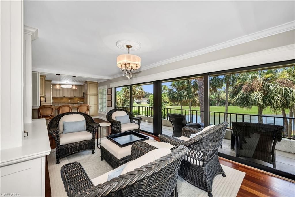 105 Clubhouse Ln , Unit 389, Naples, FL 34105 Photo
