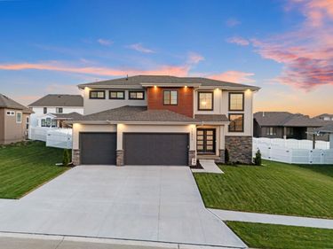 11511 Cooper Street, Papillion, NE 68046