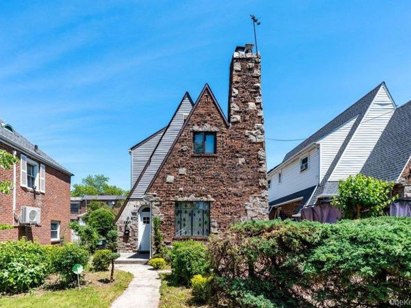 82-41 166th Street , Hillcrest (Queens), NY 11432