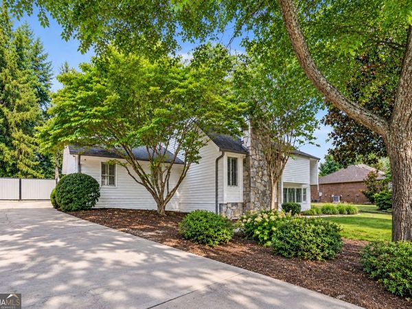 290 Saddle Lake Drive, Roswell, GA 30076