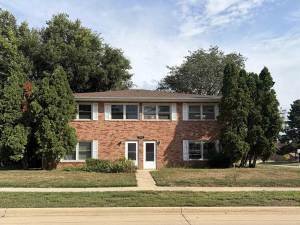 2421 Crescent Drive, Unit 4, Cedar Falls, IA 50613