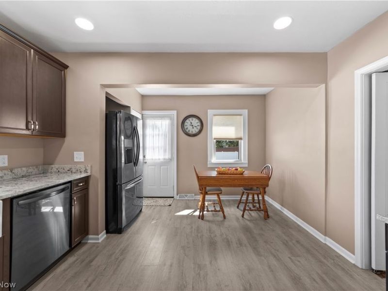 5641 Ridge Road , Parma, OH 44129 Photo 15