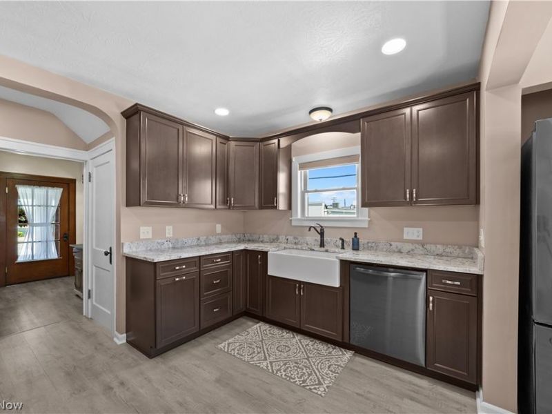 5641 Ridge Road , Parma, OH 44129 Photo 18