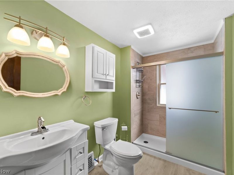 5641 Ridge Road , Parma, OH 44129 Photo 27