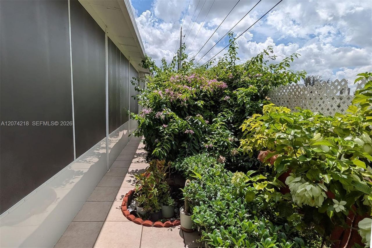 11005 W Okeechobee Rd, Unit 102, Hialeah Gardens, FL 33018 Photo