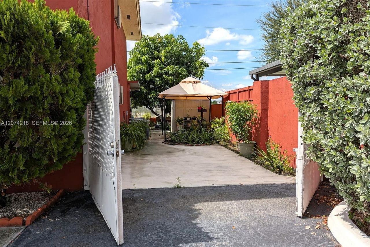 11005 W Okeechobee Rd, Unit 102, Hialeah Gardens, FL 33018 Photo