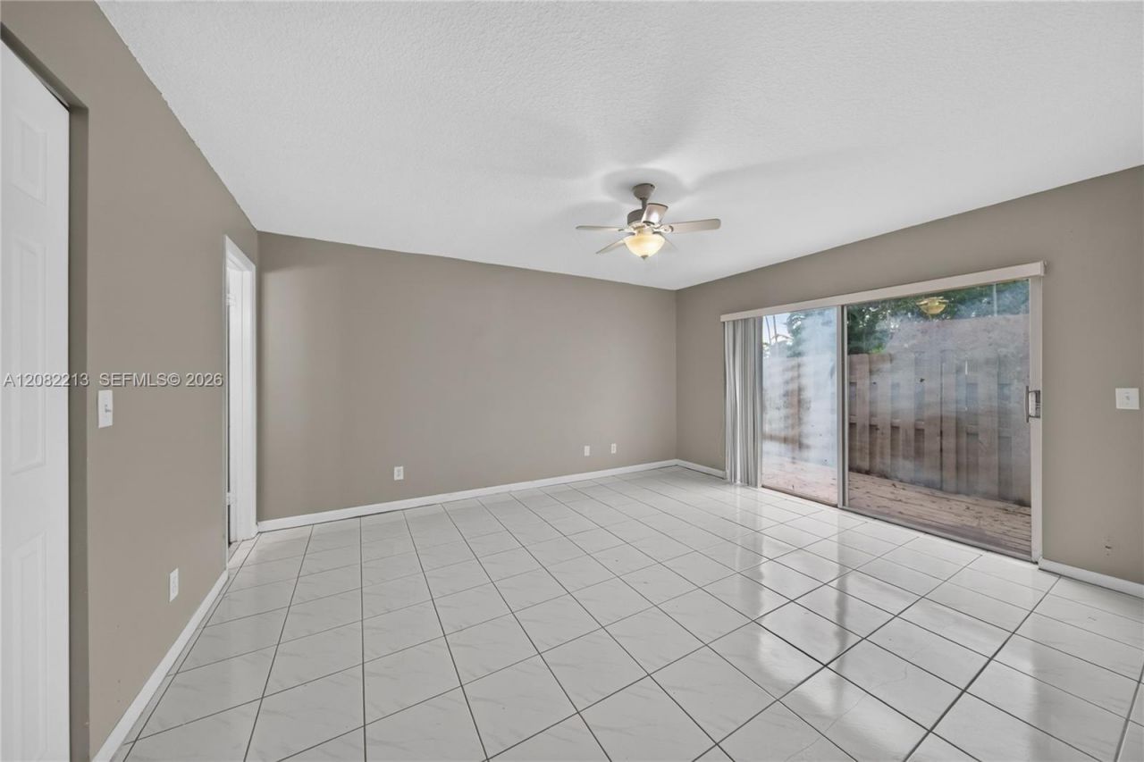 2230 Nova Village Dr, Davie, FL 33317 Photo