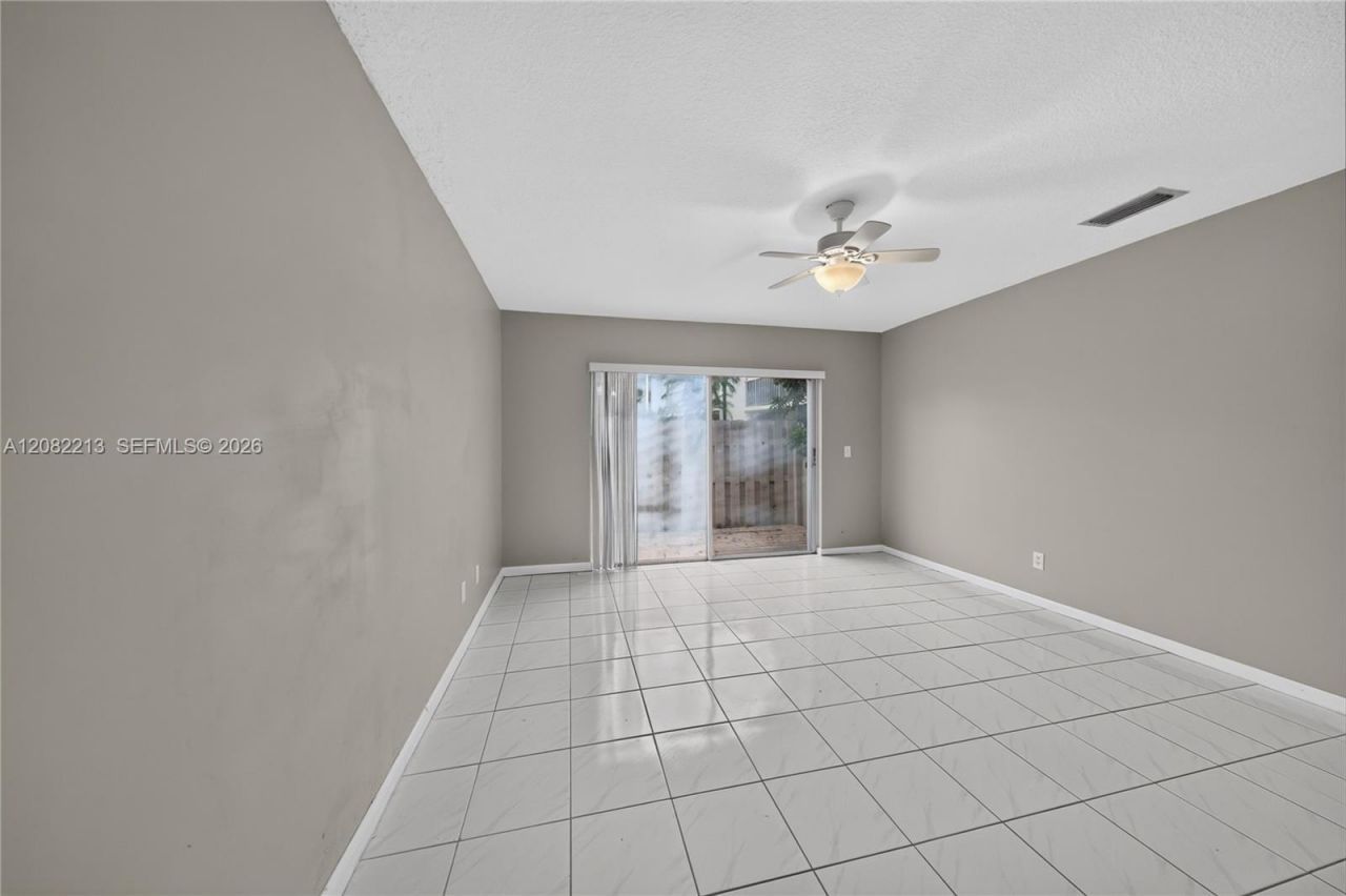 2230 Nova Village Dr, Davie, FL 33317 Photo