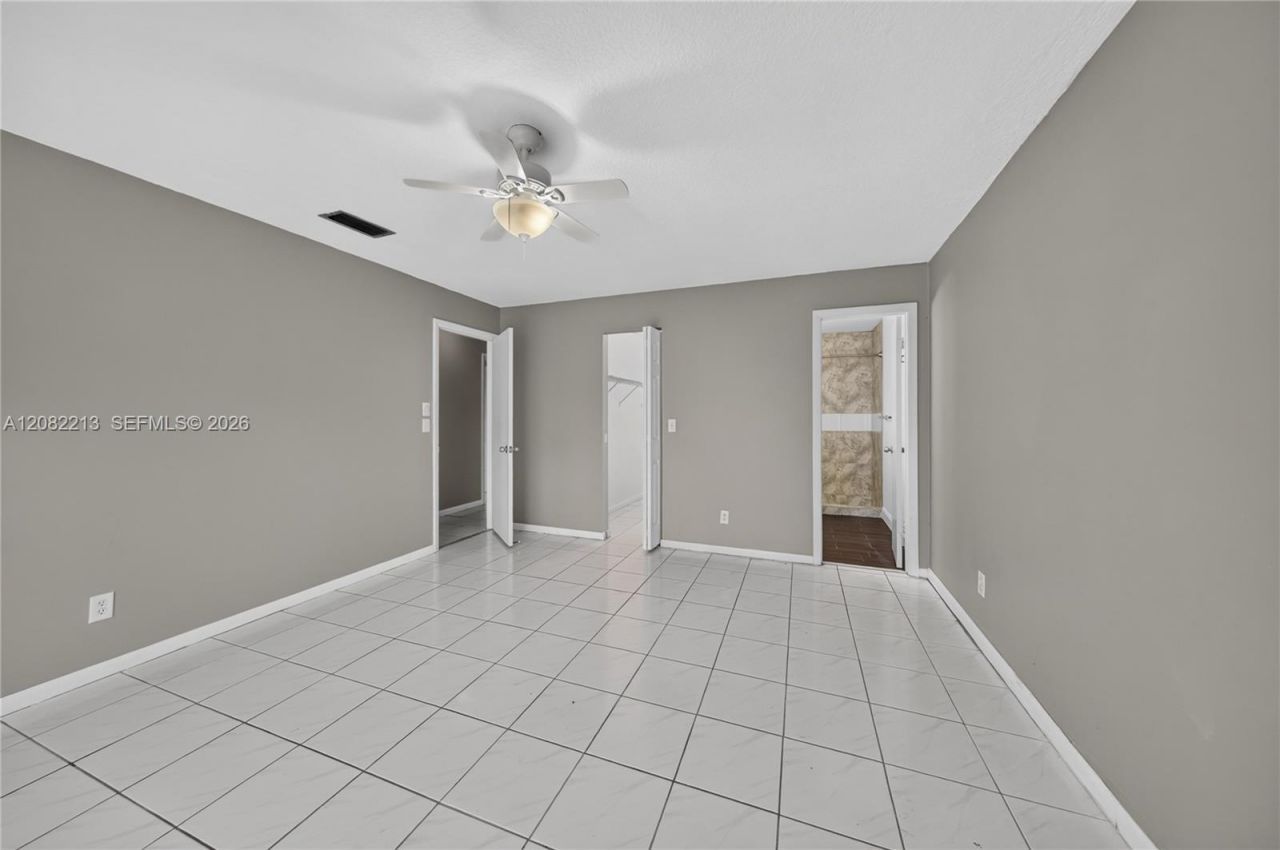 2230 Nova Village Dr, Davie, FL 33317 Photo