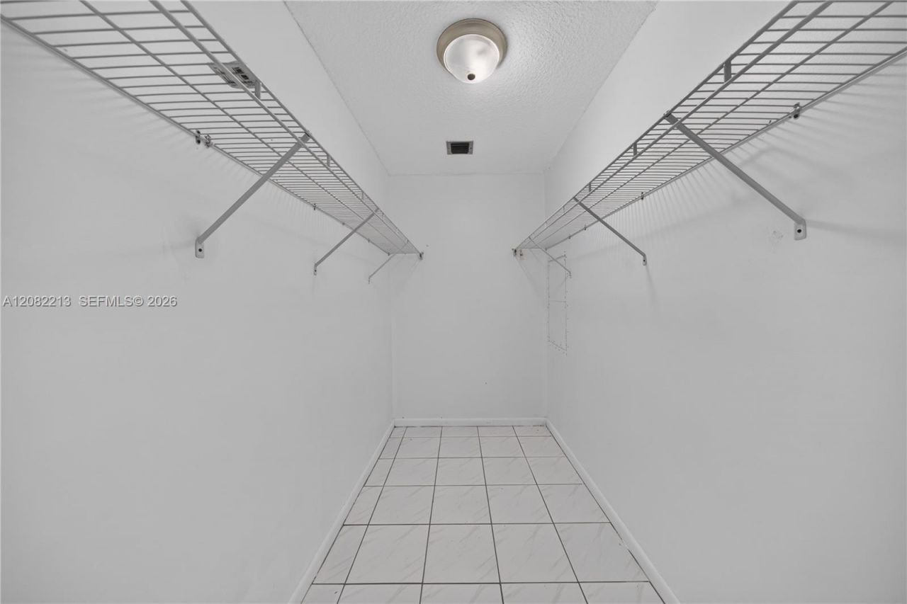 2230 Nova Village Dr, Davie, FL 33317 Photo
