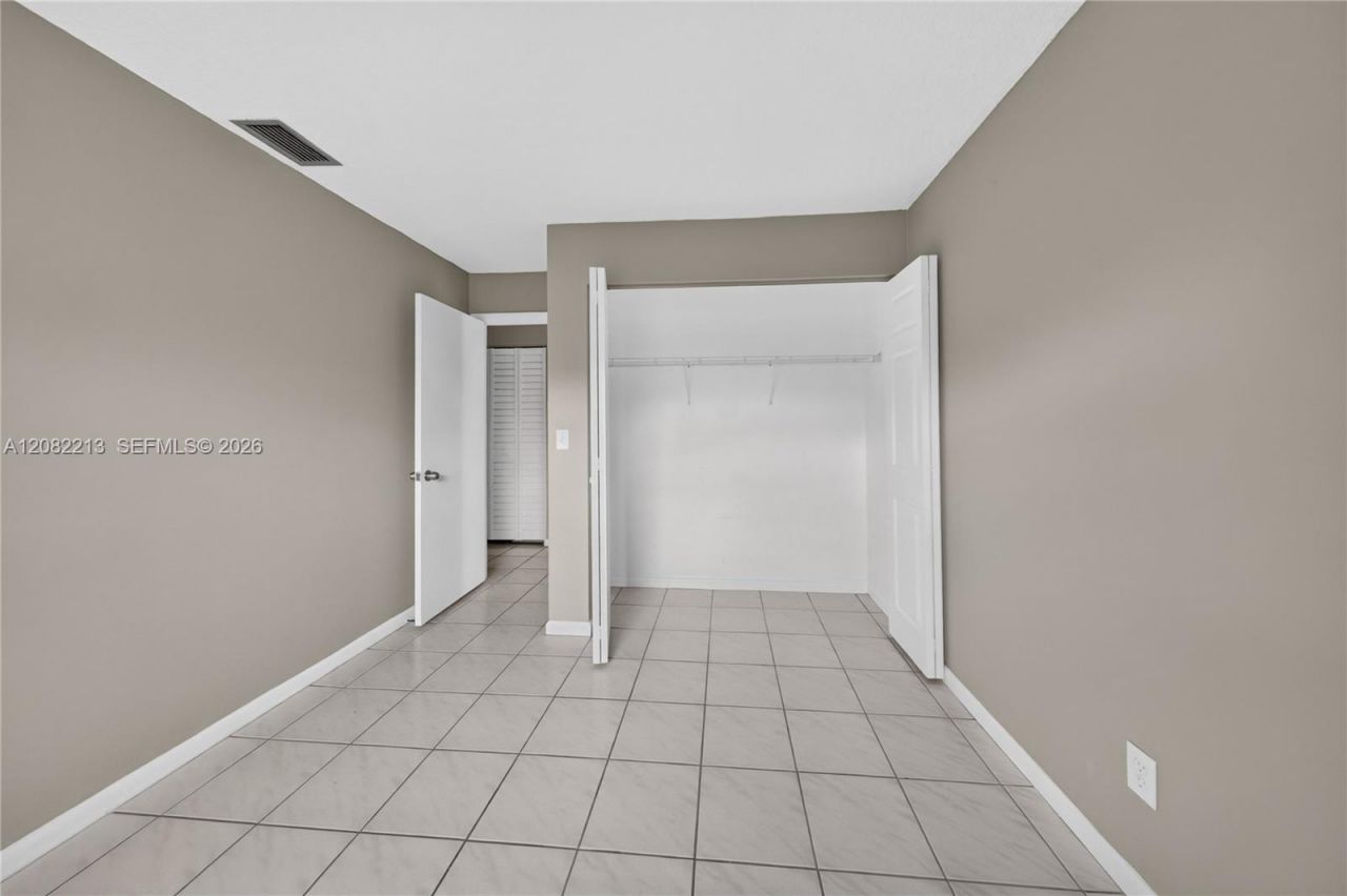 2230 Nova Village Dr, Davie, FL 33317 Photo