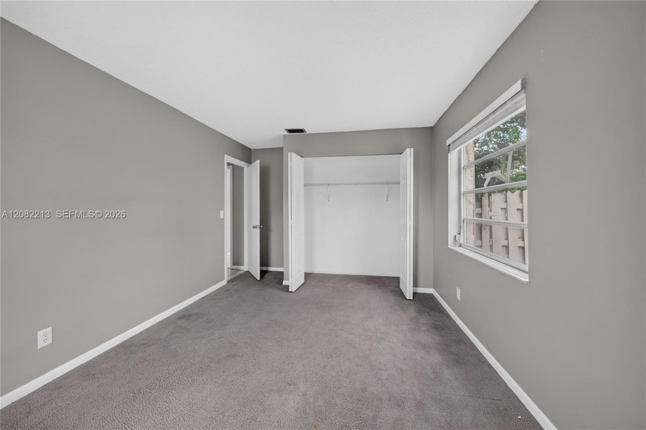 2230 Nova Village Dr, Davie, FL 33317 Photo