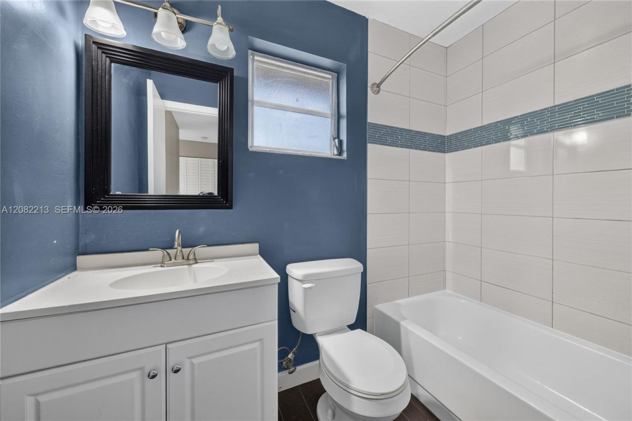 2230 Nova Village Dr, Davie, FL 33317 Photo