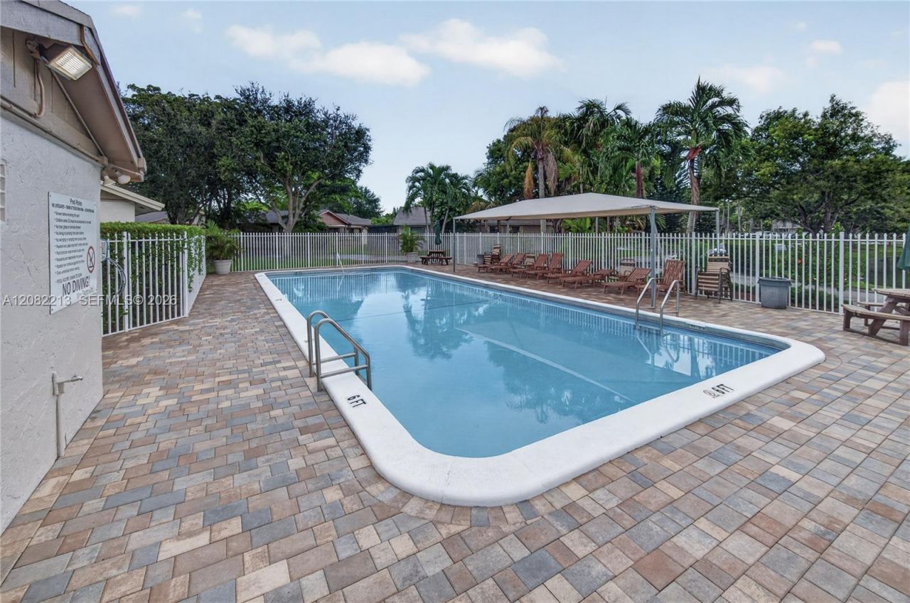2230 Nova Village Dr, Davie, FL 33317 Photo