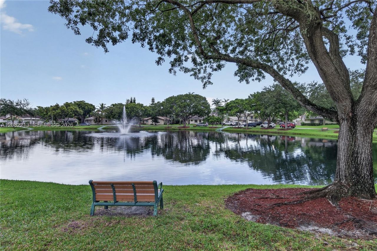 2230 Nova Village Dr, Davie, FL 33317 Photo