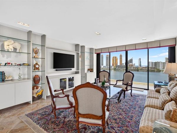 2800 Island Blvd, Unit 1202, Aventura, FL 33160